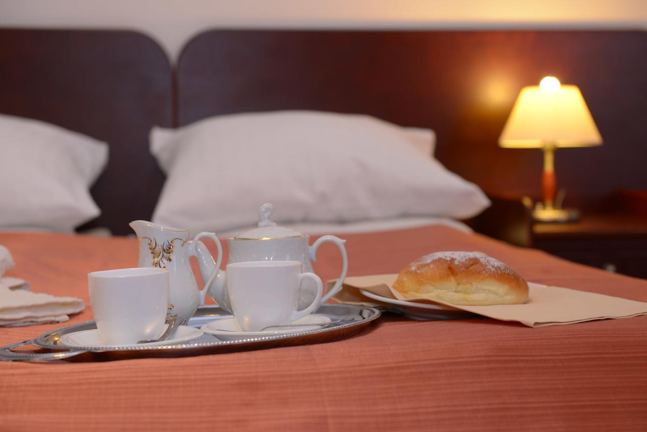 Hotel Pod Debami テレスポル エクステリア 写真